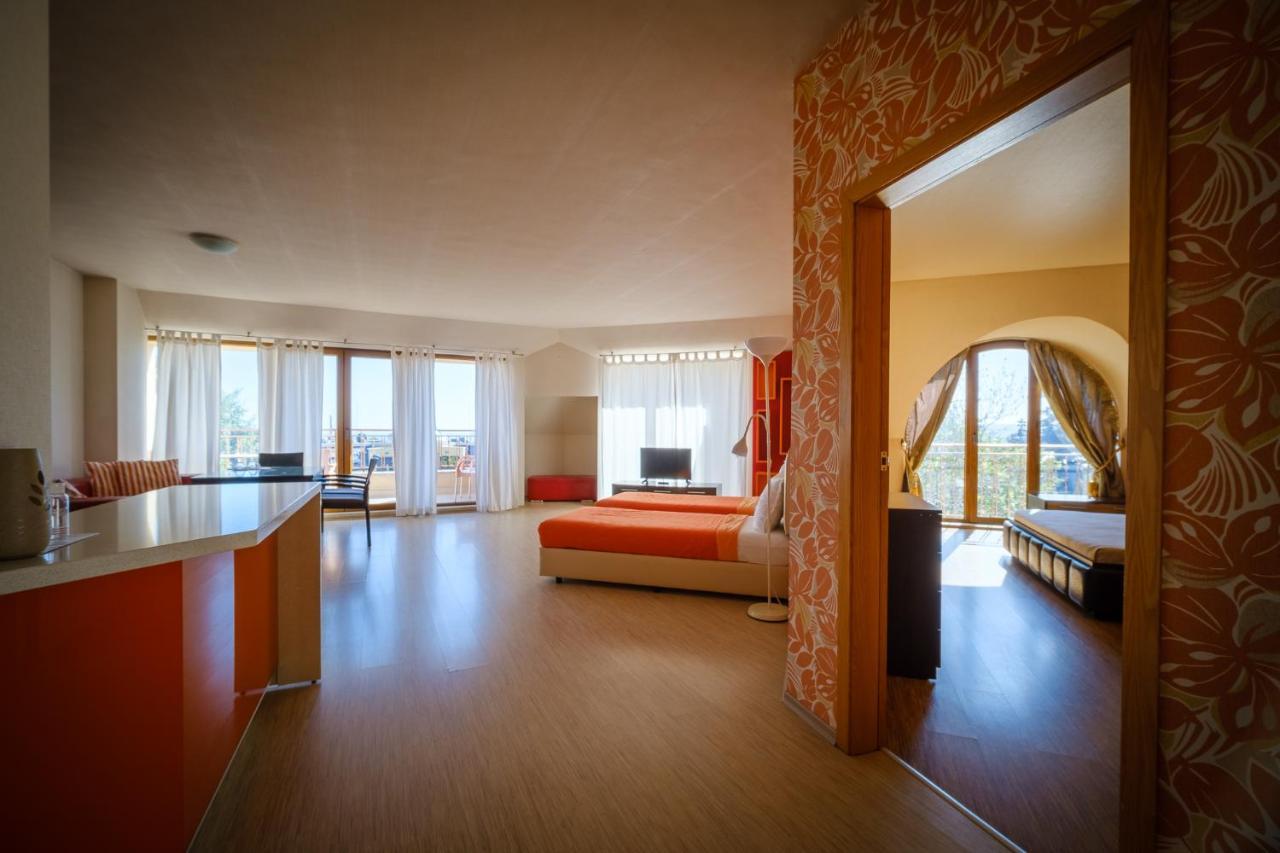 Family Hotel Classic 바르나 외부 사진